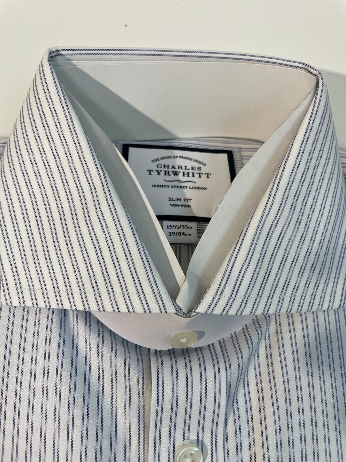 Charles Tyrwhitt Mens 15.5/33 Cutaway Collar Non-Iron Double Stripe Shirt Blue