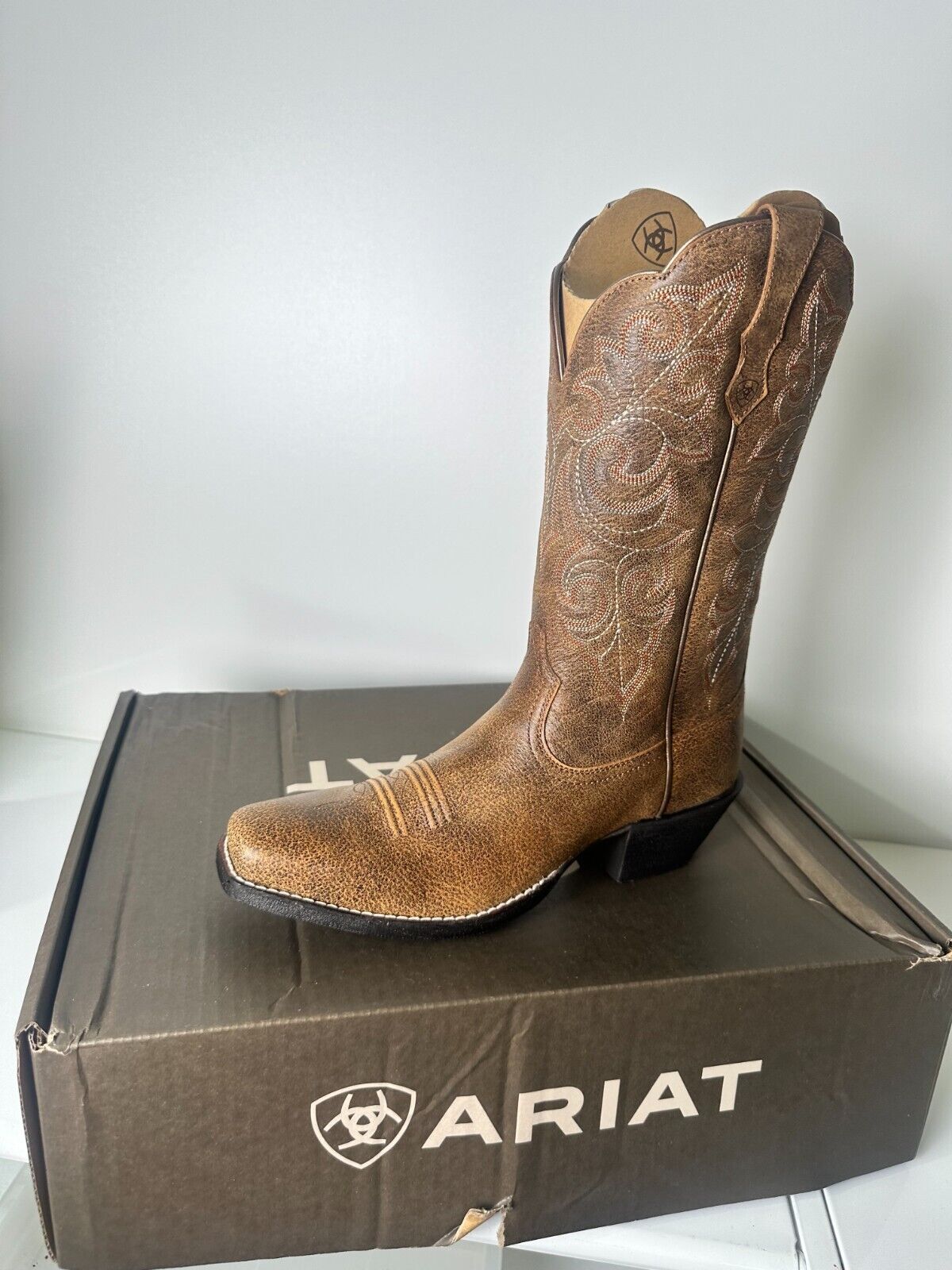 Ariat Women's 8.5 Round Up Square Toe Western Boot Vintage Bomber 10021620