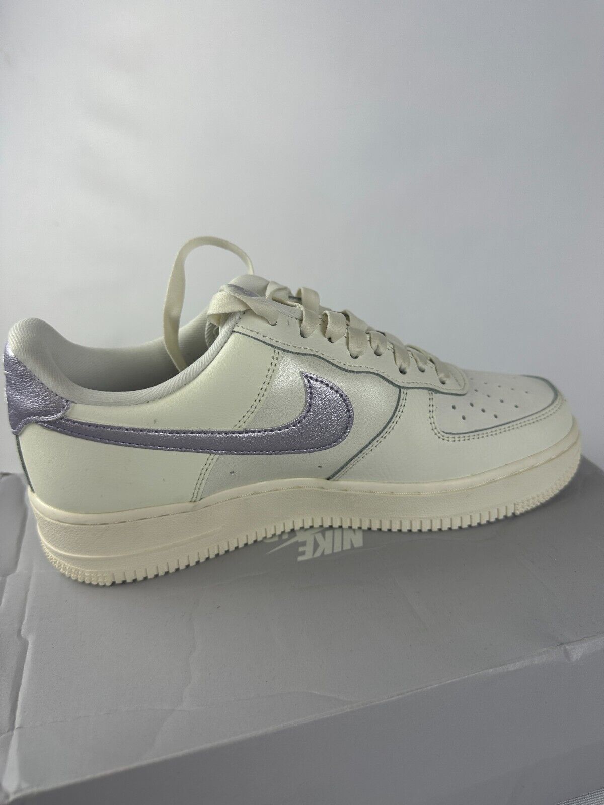 Nike Womens 9 Air Force 1 Low Top Sail Oxygen Purple Sneaker DV7470-100