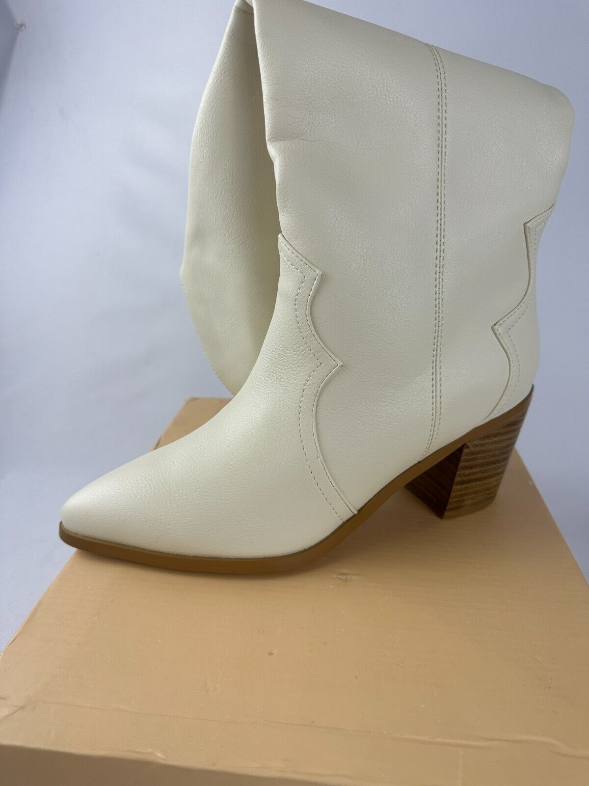 Billini Womens 9 Novena White Knee High Western Boots Block Heel Pointed Toe