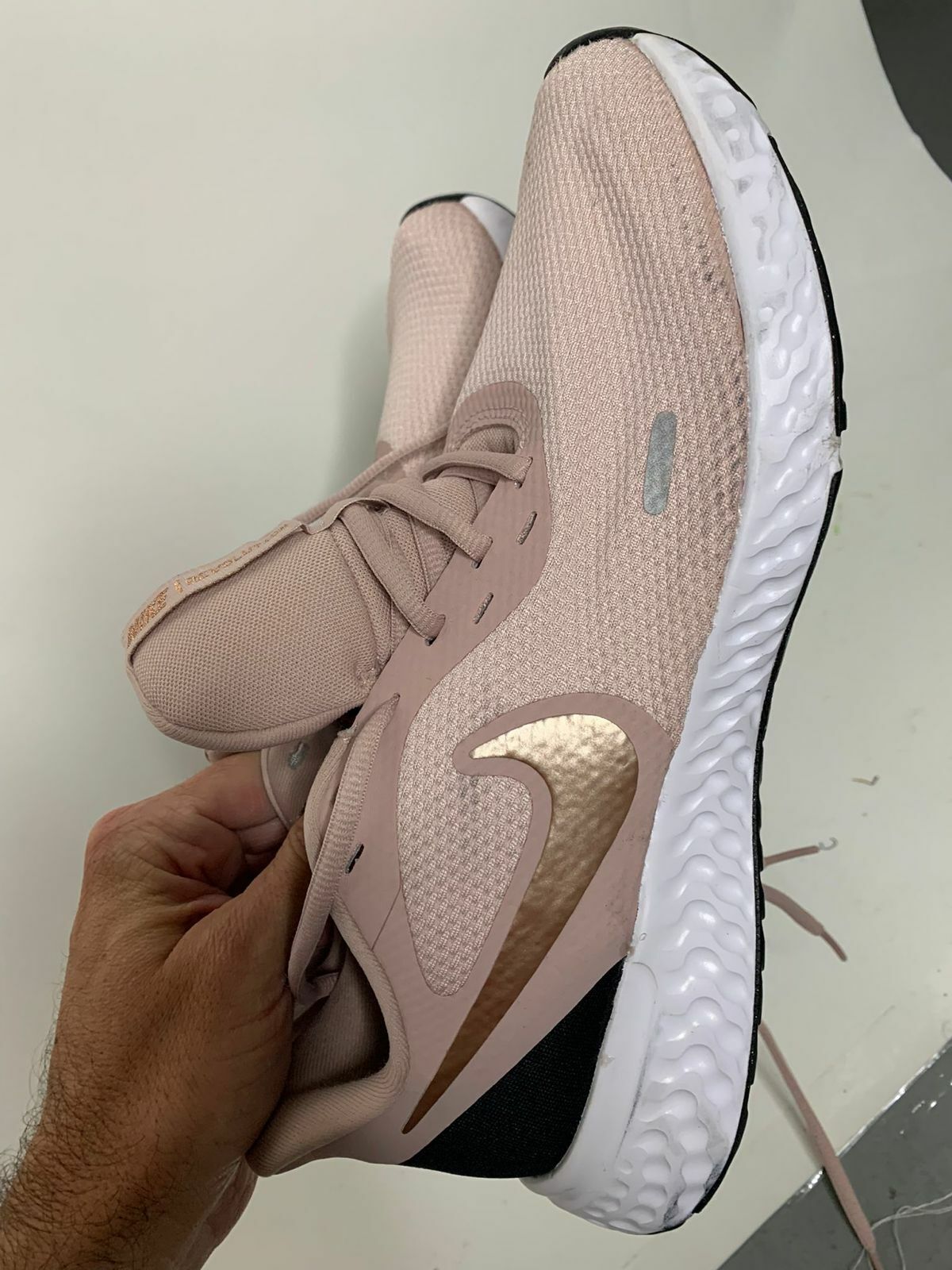 Nike Womens 11 BQ3207 Revolution 5 Barely Rose Gold Pink Running Sneaker Shoes